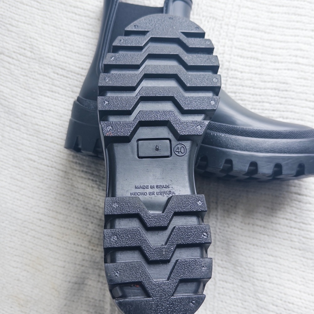 NEW Igor Black Ankle Water Boots - Picture 2 of 3